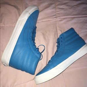 High top “ Off the Walls “ vans